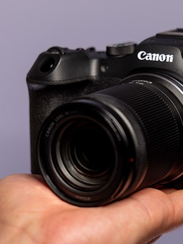 Canon EOS R7  vs  Canon EOS 90D